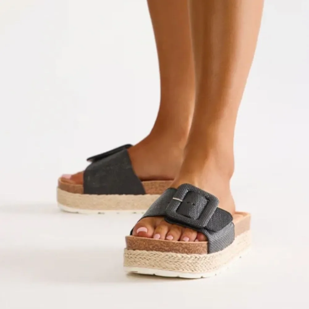 Wild Diva Black Platform Sandals with Buckle #7